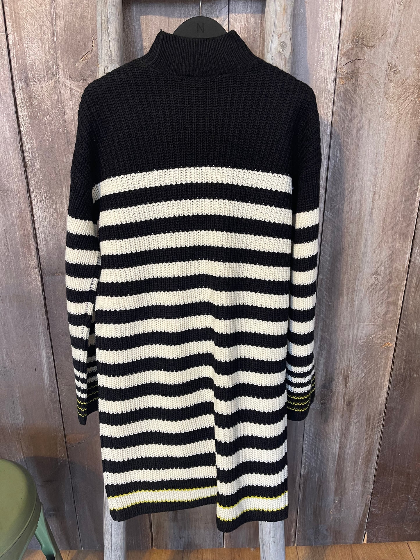 Longstrickpullover schwarz-weiß Woman