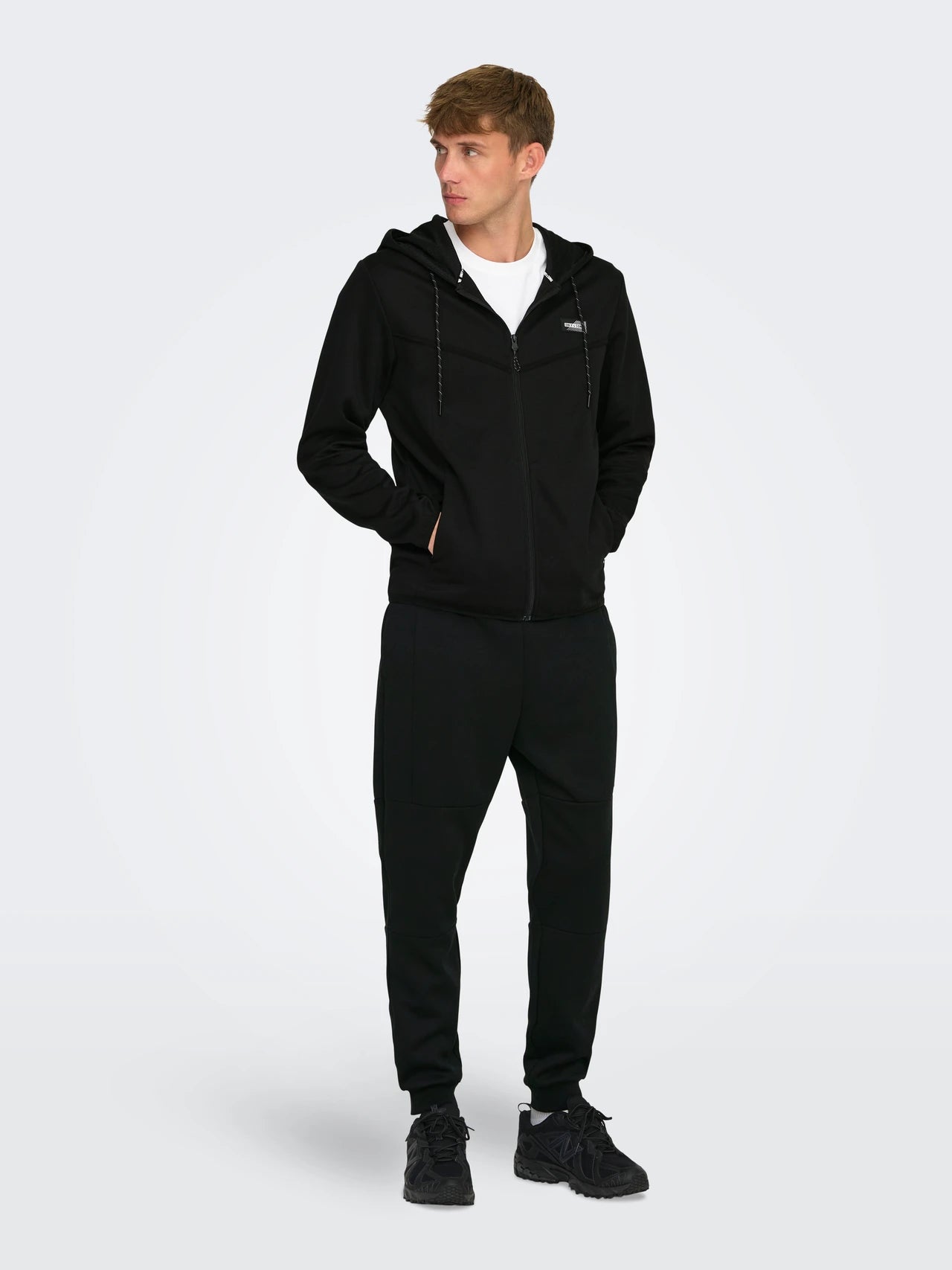 Sweatjacke black